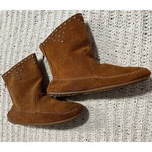 Minnetonka Moccasin Boots Suede Studded Womens Size 7.5 Leather Booties Brown